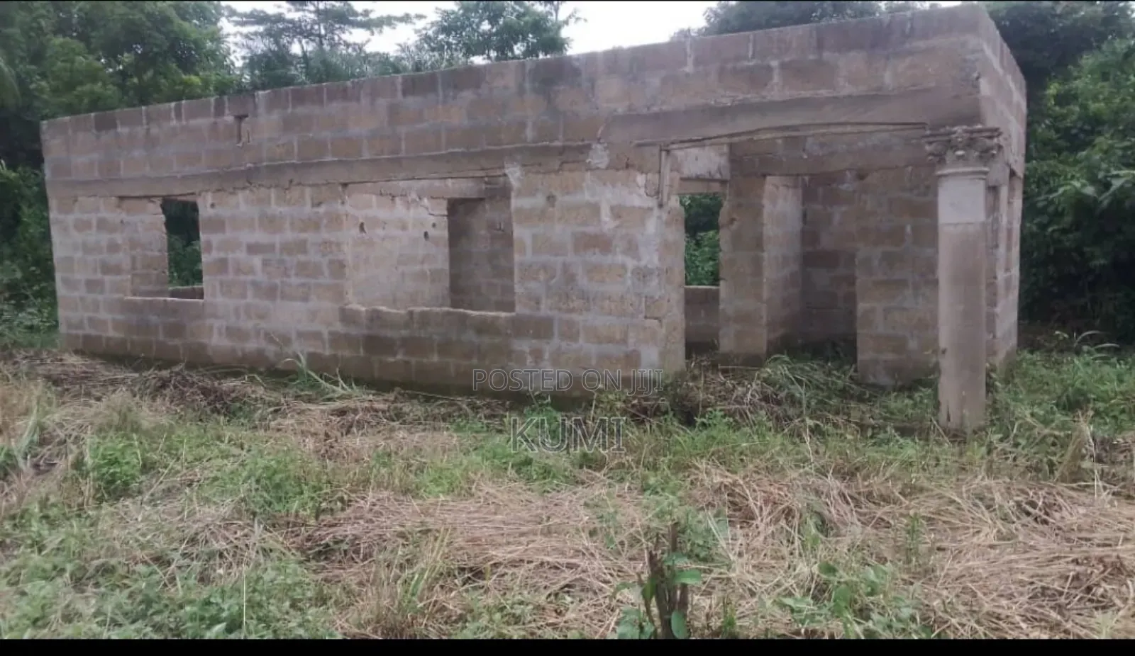 Ucompleted One Bedroom Flat With Land