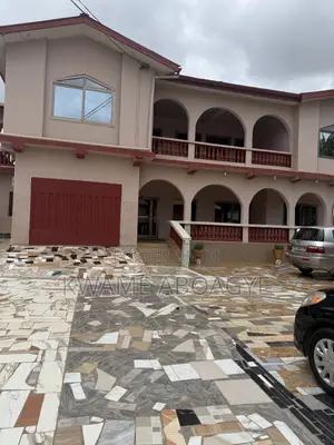7bdrm House in Hilltop Executive, Kumasi Metropolitan for sale