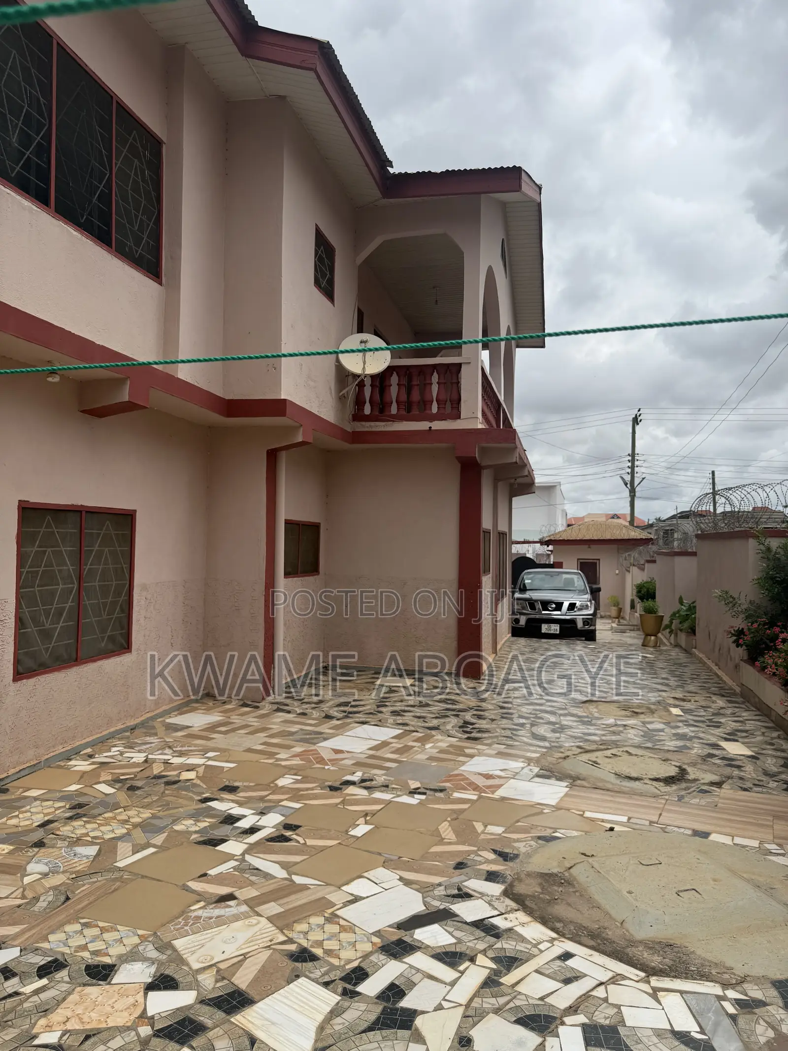 7bdrm House in Hilltop Executive, Kumasi Metropolitan for sale
