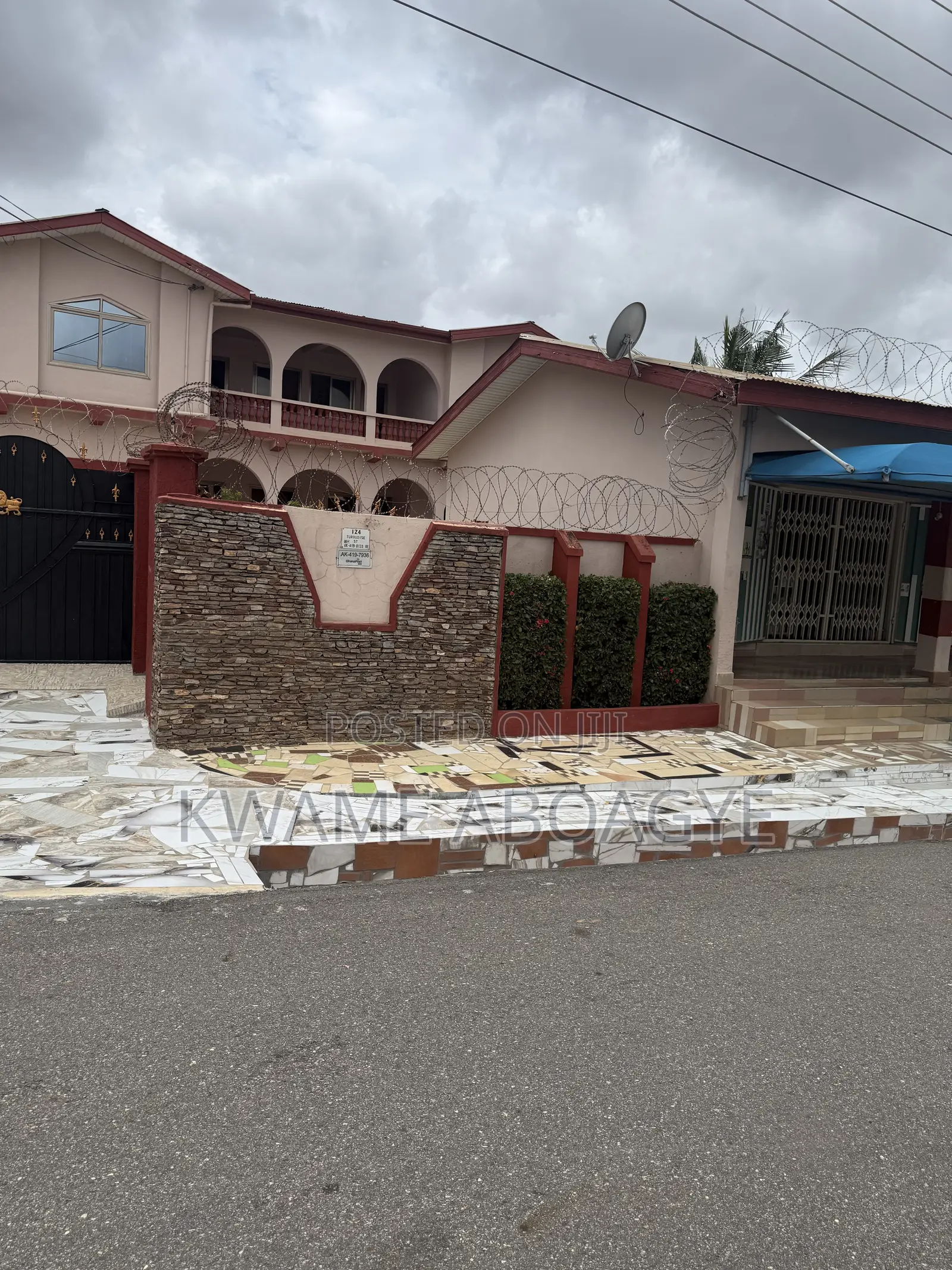 7bdrm House in Hilltop Executive, Kumasi Metropolitan for sale