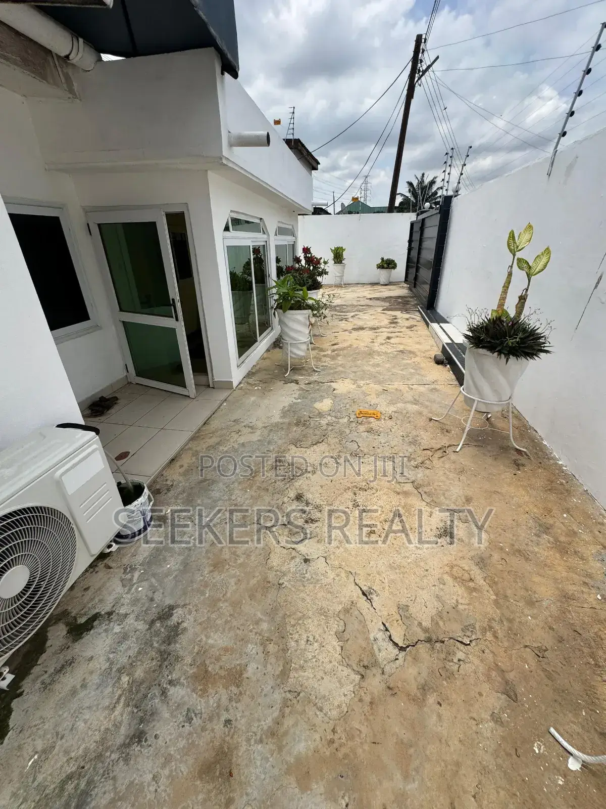 Furnished 3bdrm House in Seekers Realty, Accra Metropolitan for sale