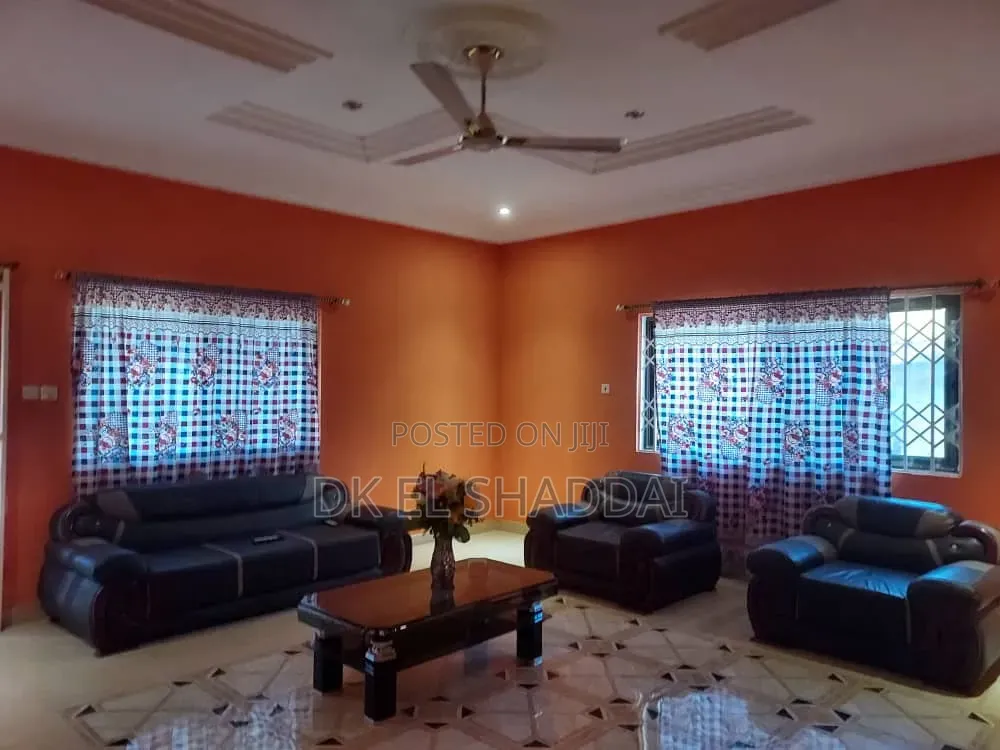4bdrm House in Pokuase for sale
