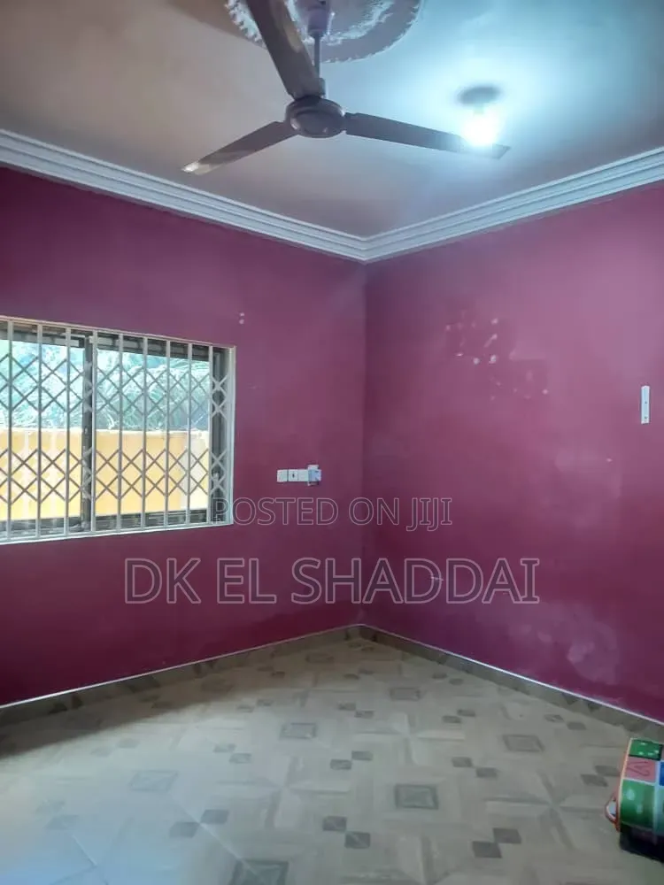 4bdrm House in Pokuase for sale