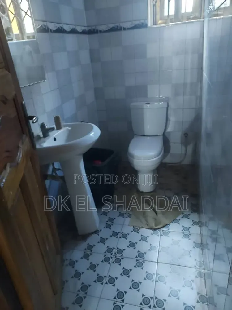 4bdrm House in Pokuase for sale
