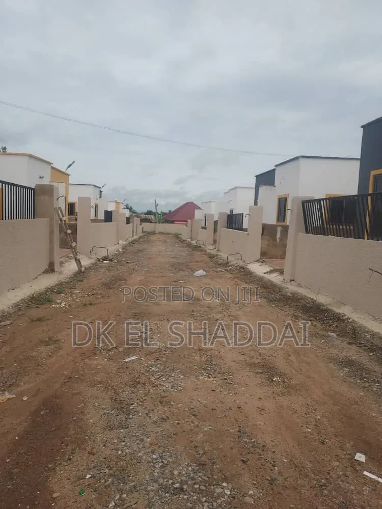 3bdrm Apartment in Amasaman for sale