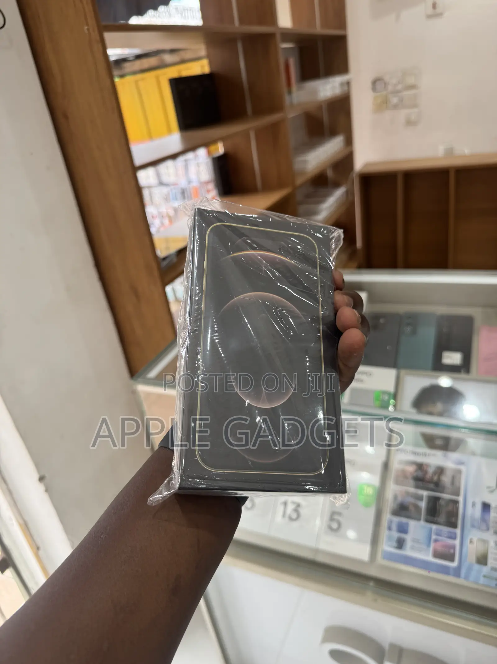 New Apple iPhone 12 Pro Max 128 GB Gold
