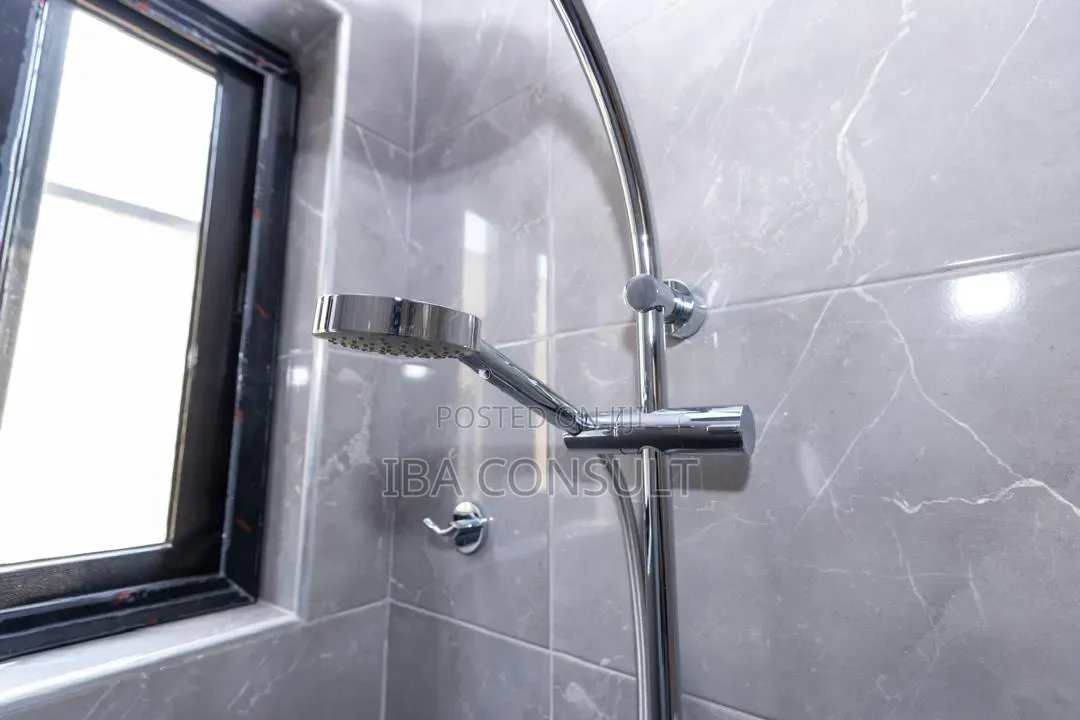 4bdrm House in Amrahia, Adenta for sale