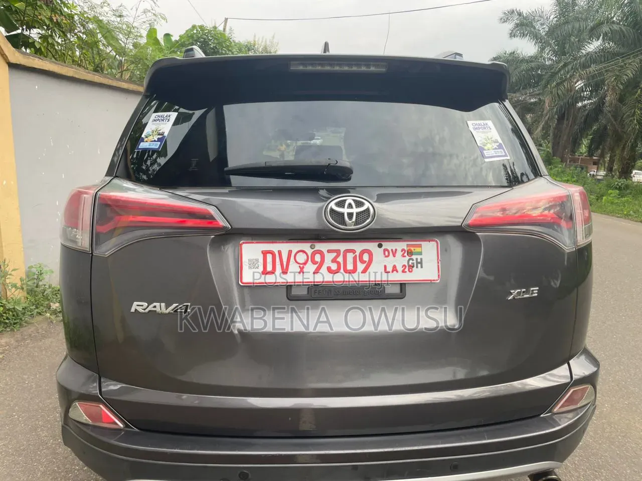 Toyota RAV4 XLE 4dr SUV (2.5L 4cyl 6A) 2018 Gray