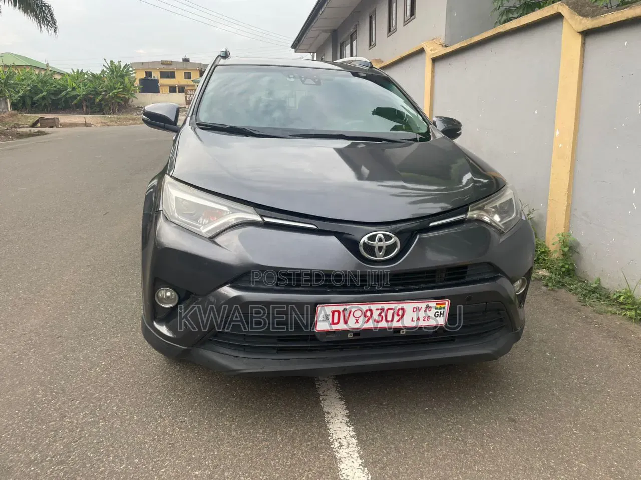 Toyota RAV4 XLE 4dr SUV (2.5L 4cyl 6A) 2018 Gray