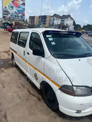 Toyota HiAce 2004 White