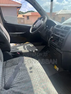 Toyota HiAce 2004 White