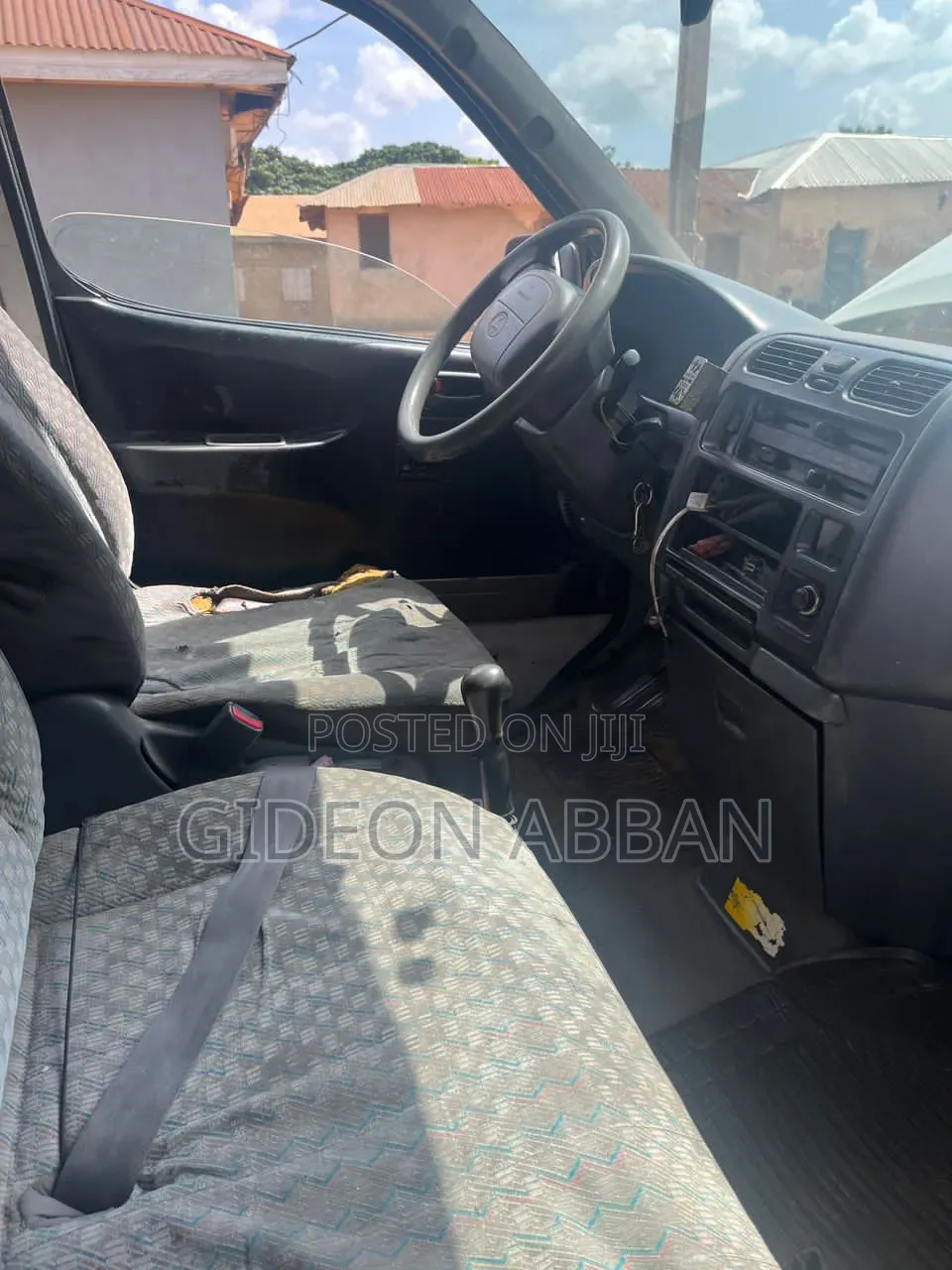 Toyota HiAce 2004 White