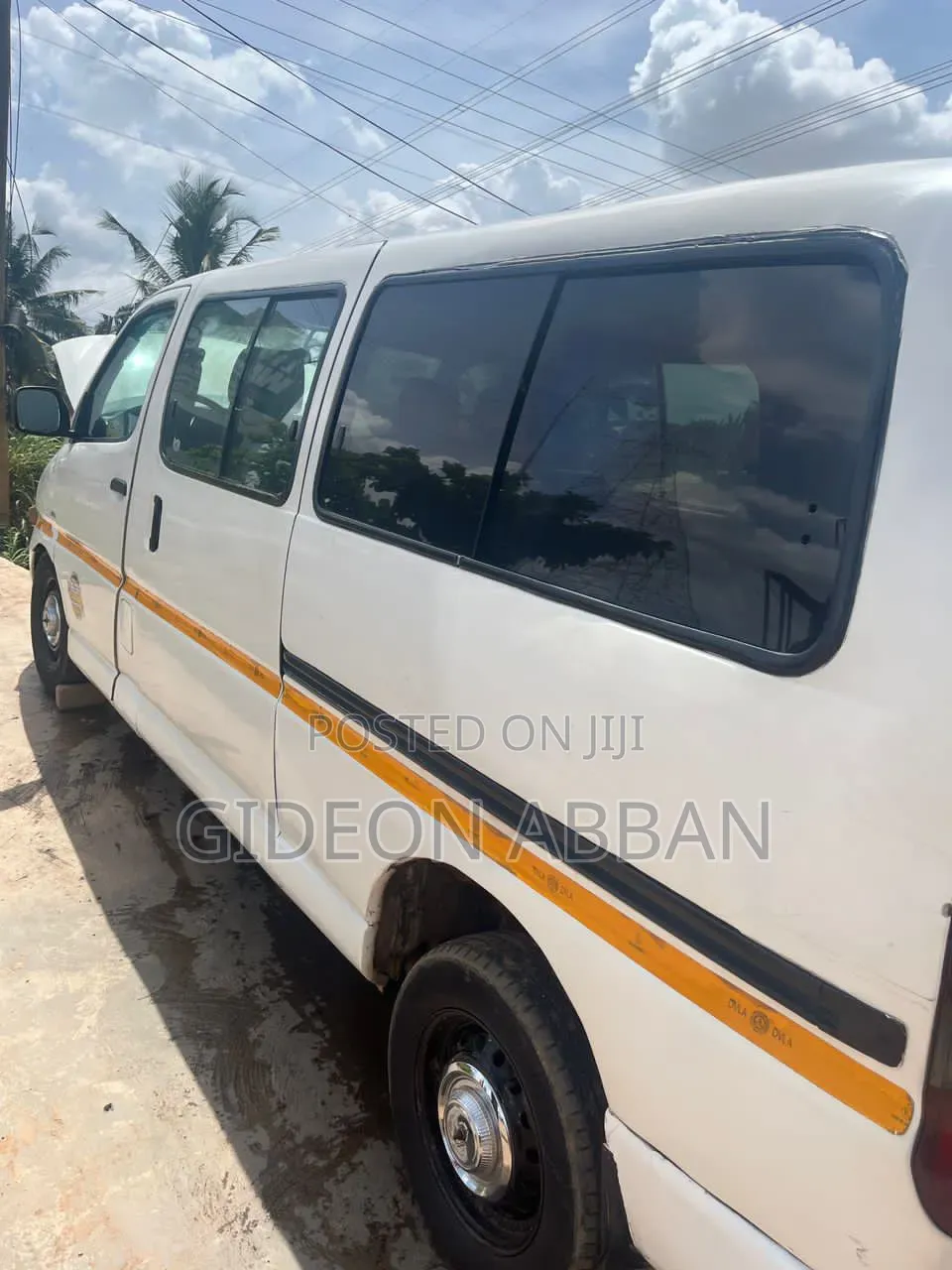 Toyota HiAce 2004 White