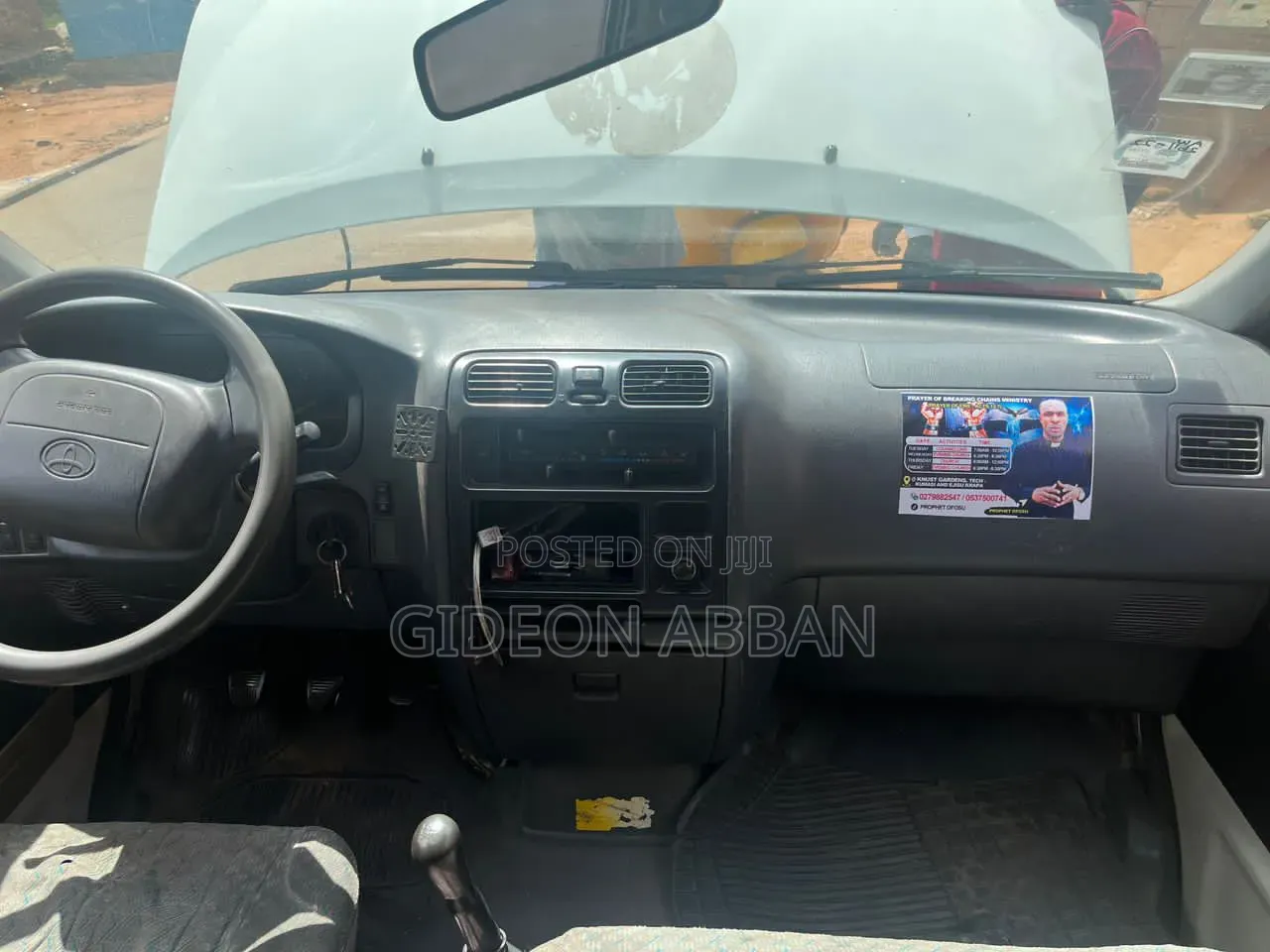 Toyota HiAce 2004 White