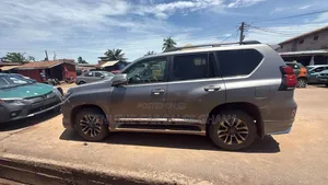 Toyota Land Cruiser Prado 2.7 2017 Gray