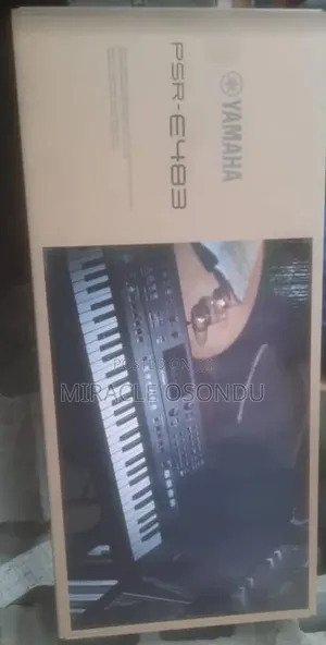 Keyboard PSR - E483