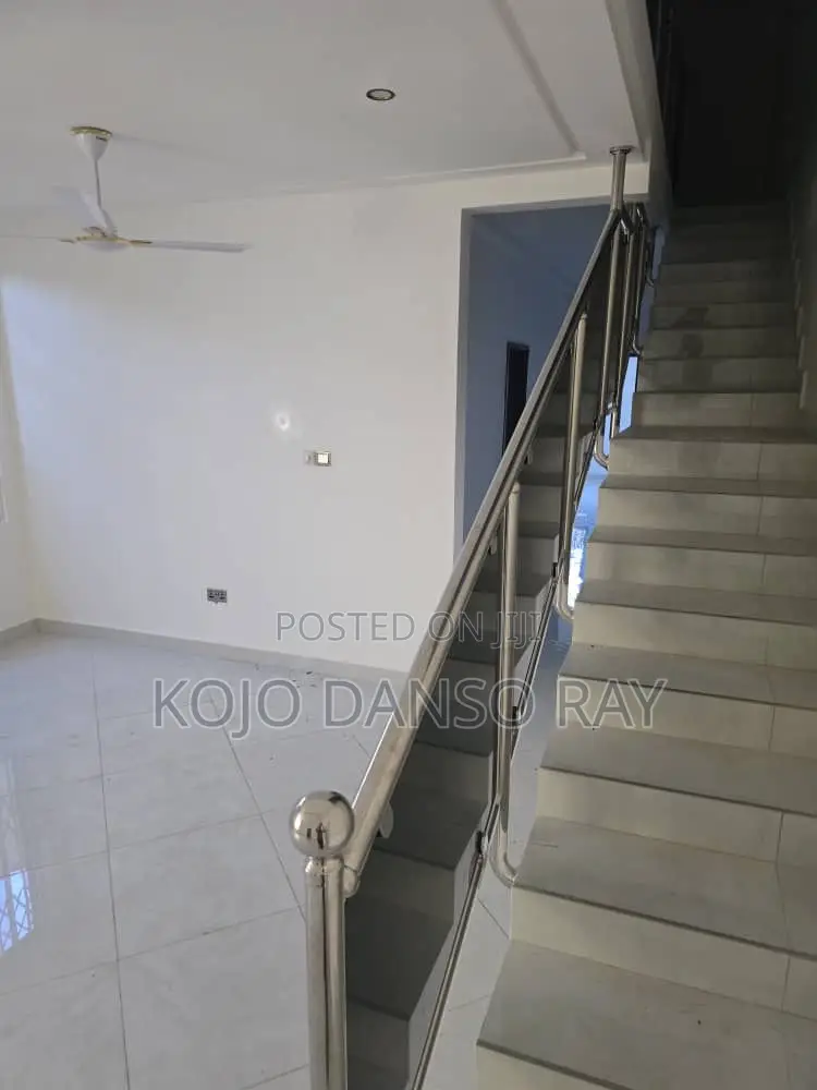 4bdrm House in Pandak Agency, Oyarifa for rent