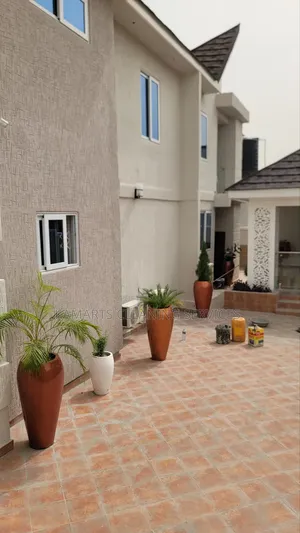 Kamarts Cleaning Services
