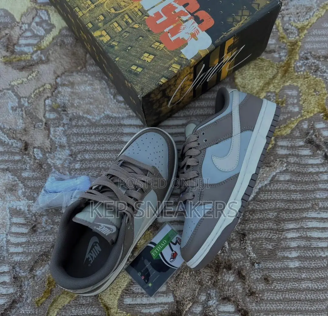 Nike Dunk Low "Bone Beige"