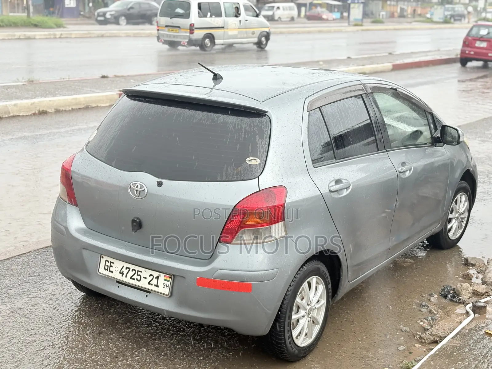 Toyota Vitz 2010 Gray