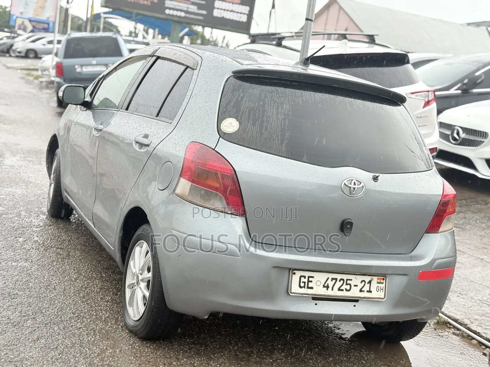 Toyota Vitz 2010 Gray