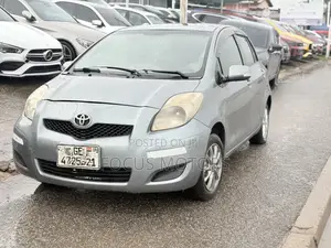 Toyota Vitz 2010 Gray