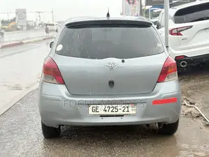 Toyota Vitz 2010 Gray