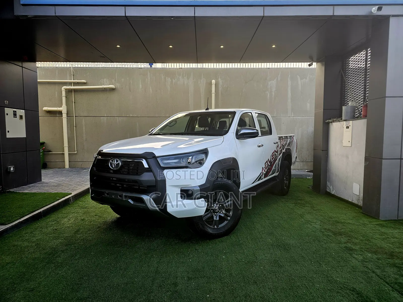Toyota Hilux SR5 4x4 2019 White