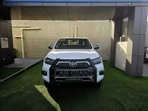 Toyota Hilux SR5 4x4 2019 White