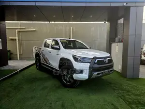 Toyota Hilux SR5 4x4 2019 White