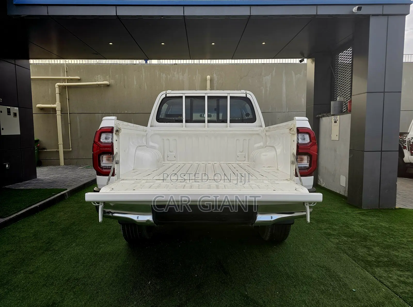 Toyota Hilux SR5 4x4 2019 White