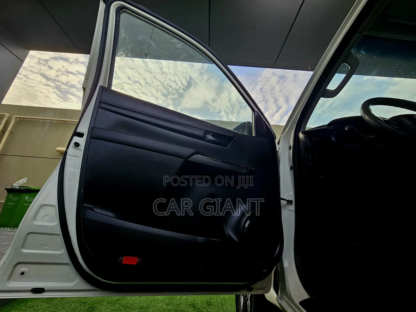 Toyota Hilux SR5 4x4 2019 White