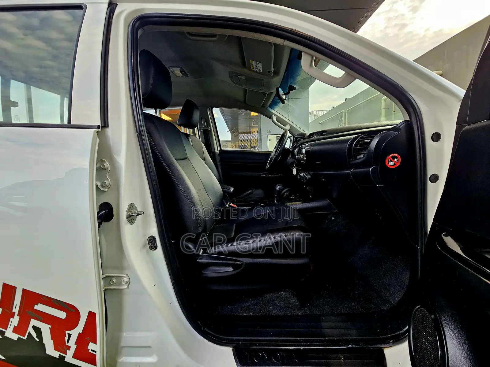 Toyota Hilux SR5 4x4 2019 White