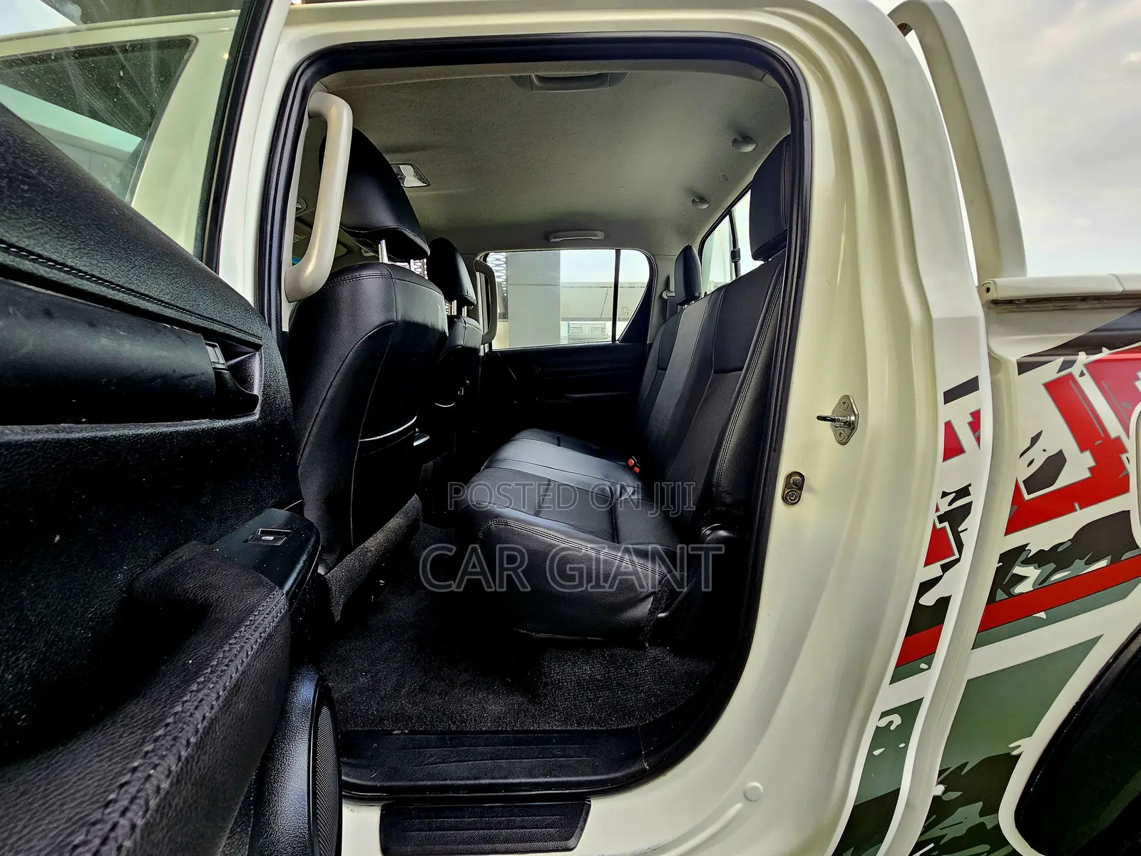 Toyota Hilux SR5 4x4 2019 White