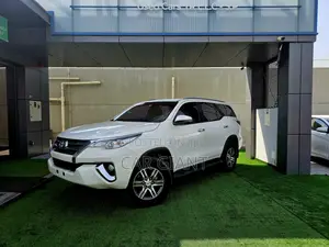 Toyota Fortuner 2.7 AWD 2019 White