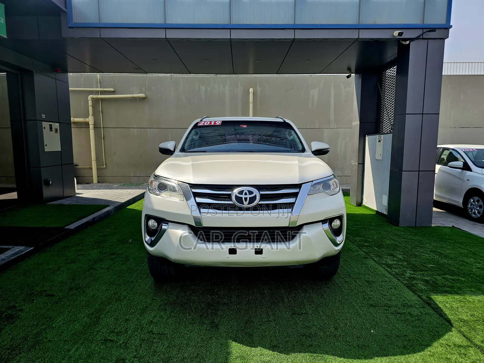 Toyota Fortuner 2.7 AWD 2019 White