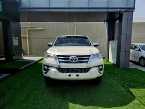 Toyota Fortuner 2.7 AWD 2019 White