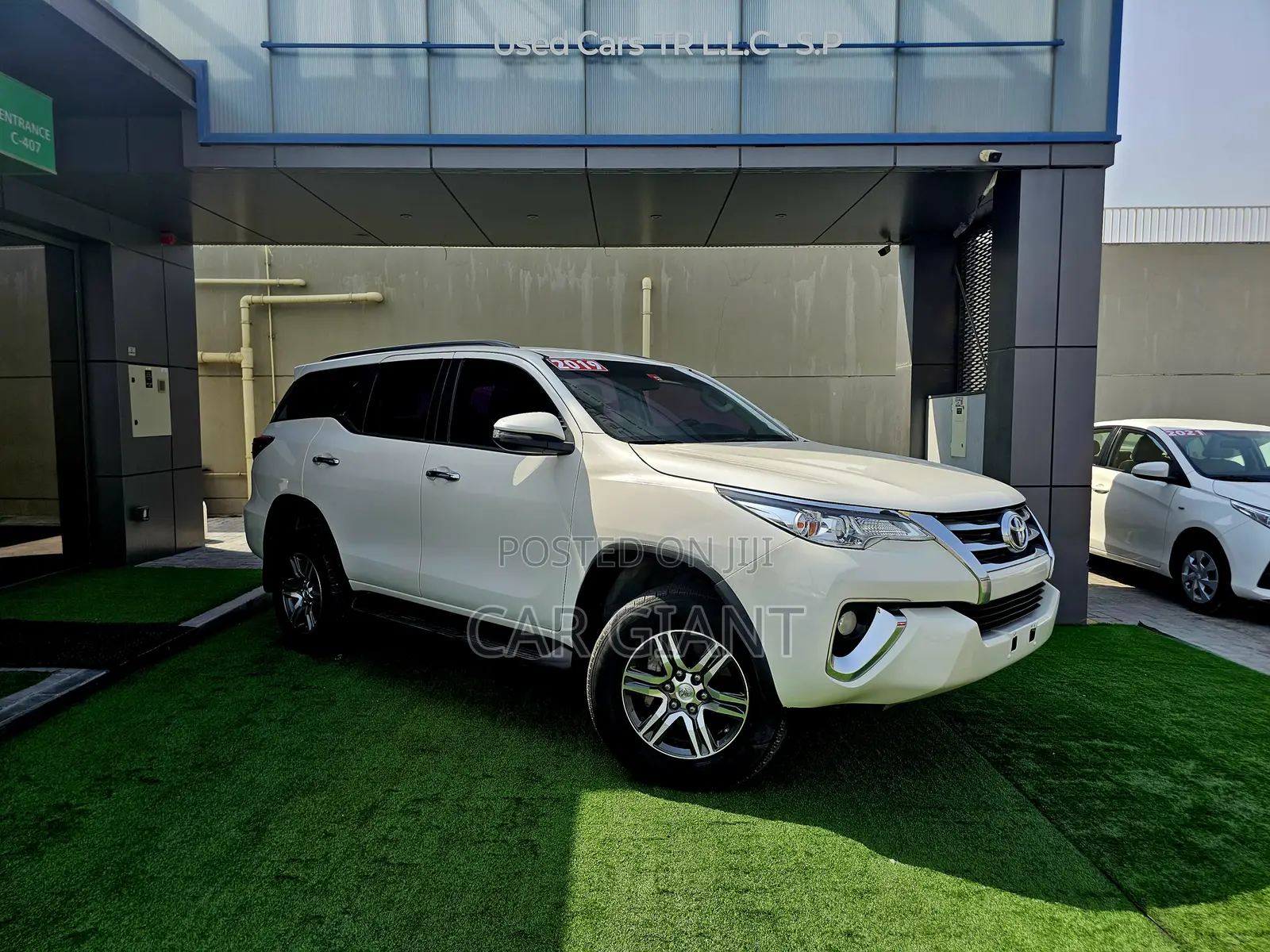 Toyota Fortuner 2.7 AWD 2019 White