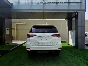 Toyota Fortuner 2.7 AWD 2019 White
