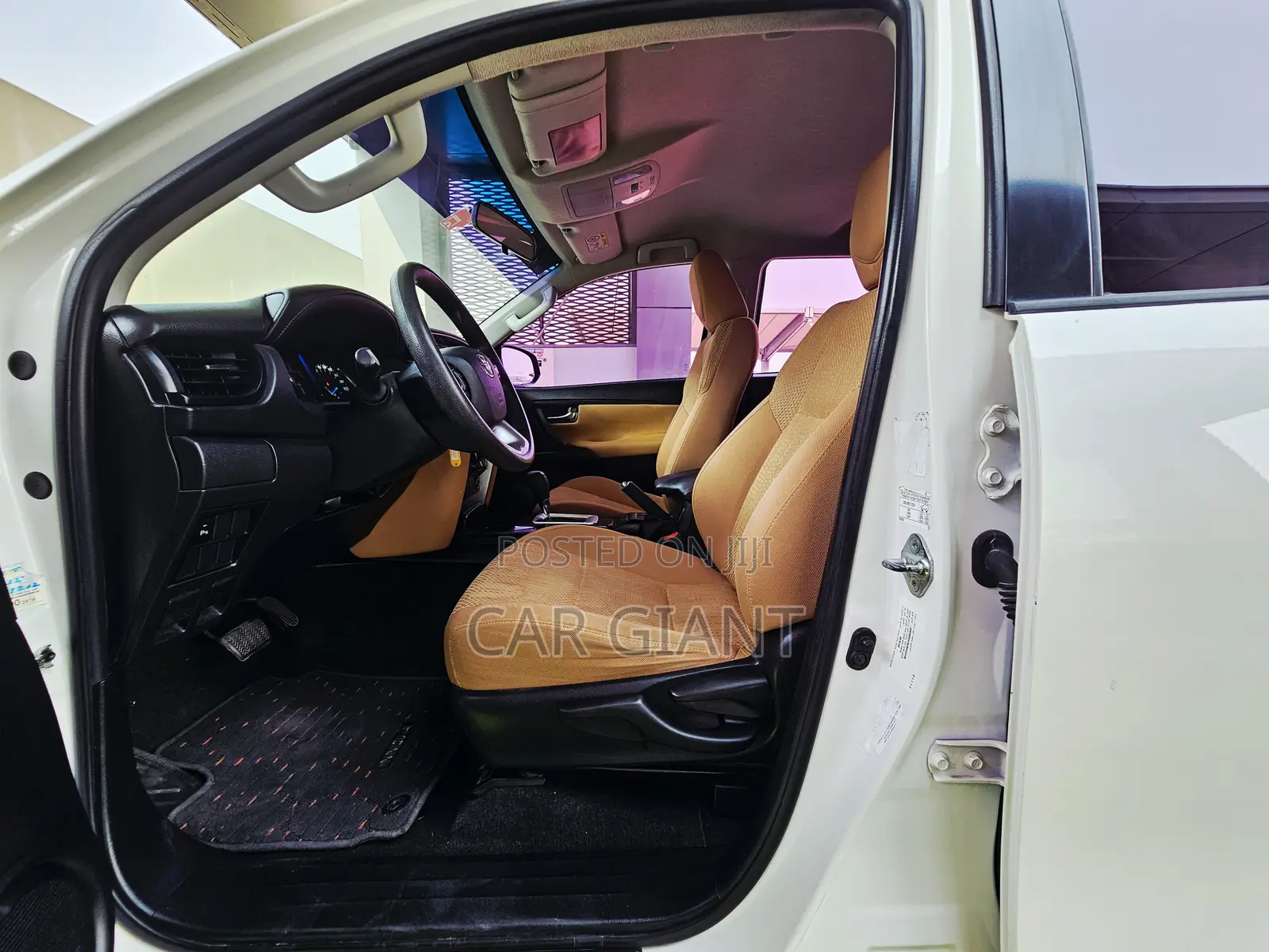 Toyota Fortuner 2.7 AWD 2019 White