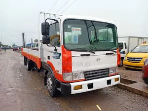 Hyundai 5ton( 8 Holes)