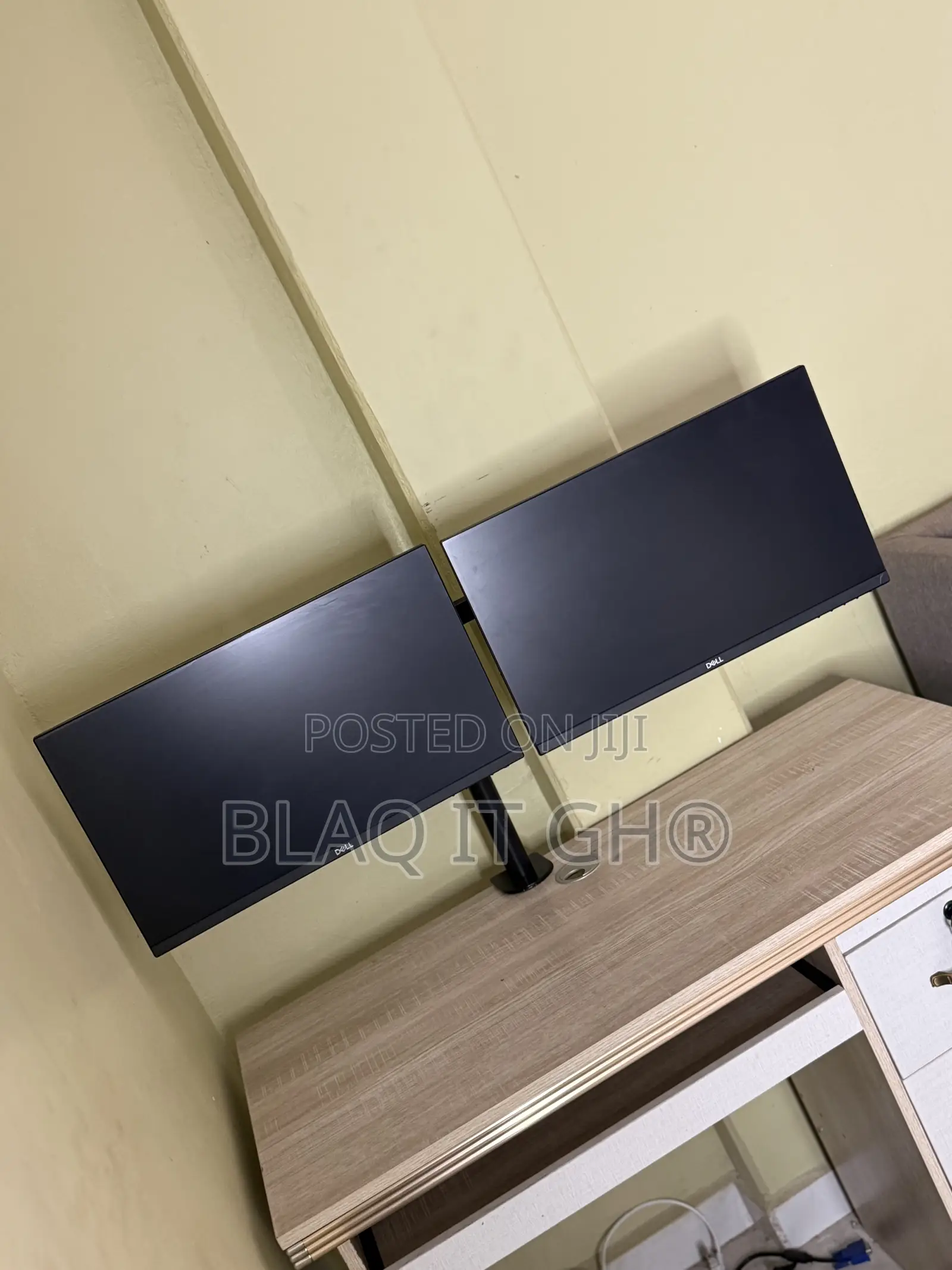 Dual 22 Inches Dell Edgeless Monitor FHD Ips