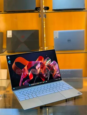 New Laptop Dell XPS 13 16GB Intel Core i7 SSD 512GB