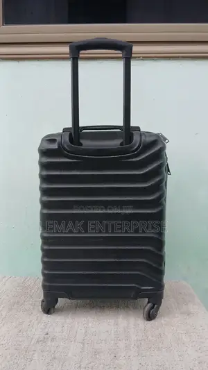 Featherstone 4-Wheel Hard Traveling Suitcase