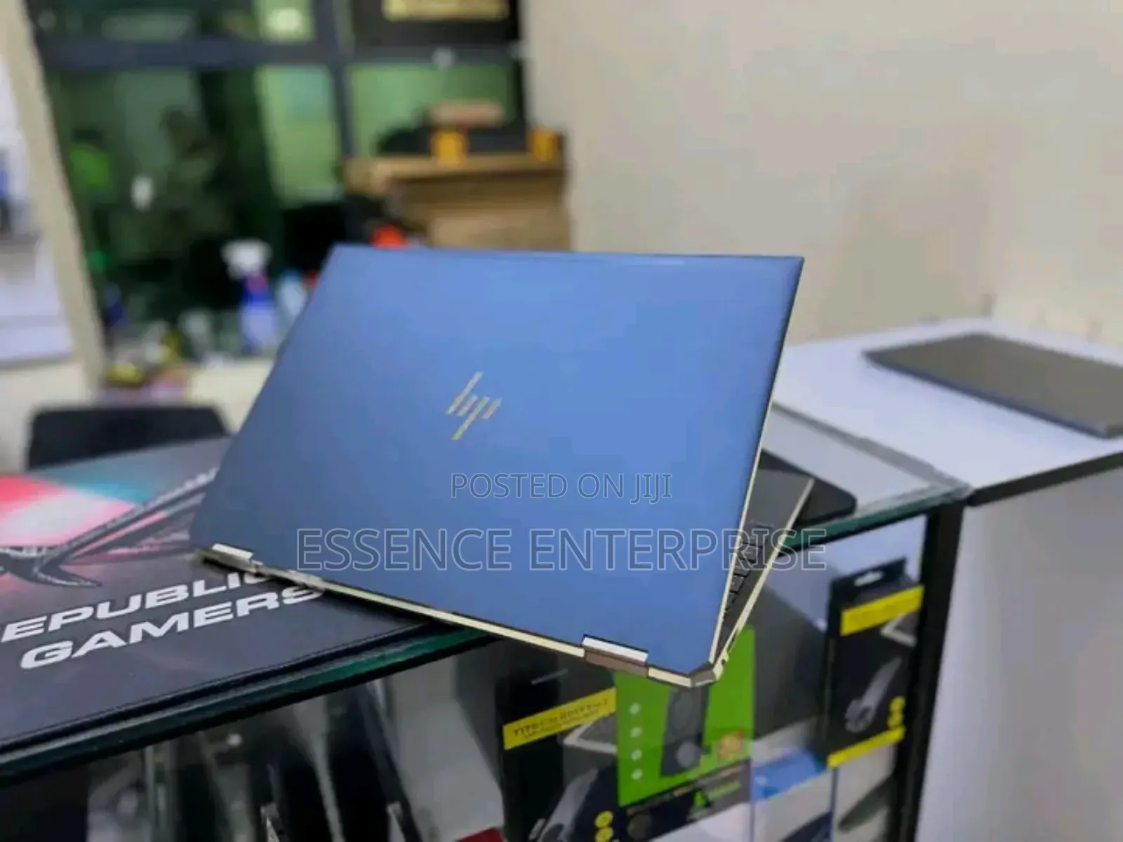 New Laptop HP Spectra 13 16GB Intel Core i7 SSD 1T