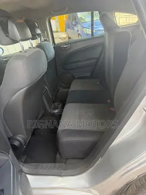 Dodge Caliber 2011 Silver