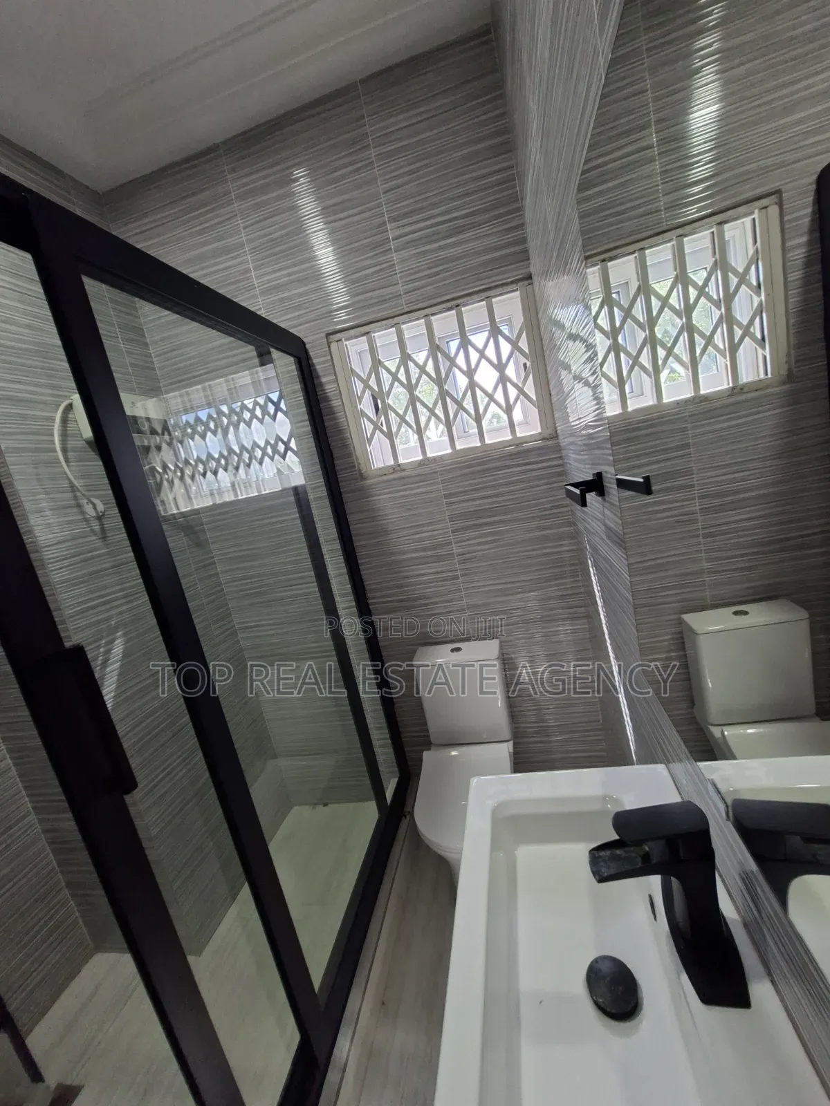 2bdrm Apartment in Oyarifa, Owusu Ansah for rent