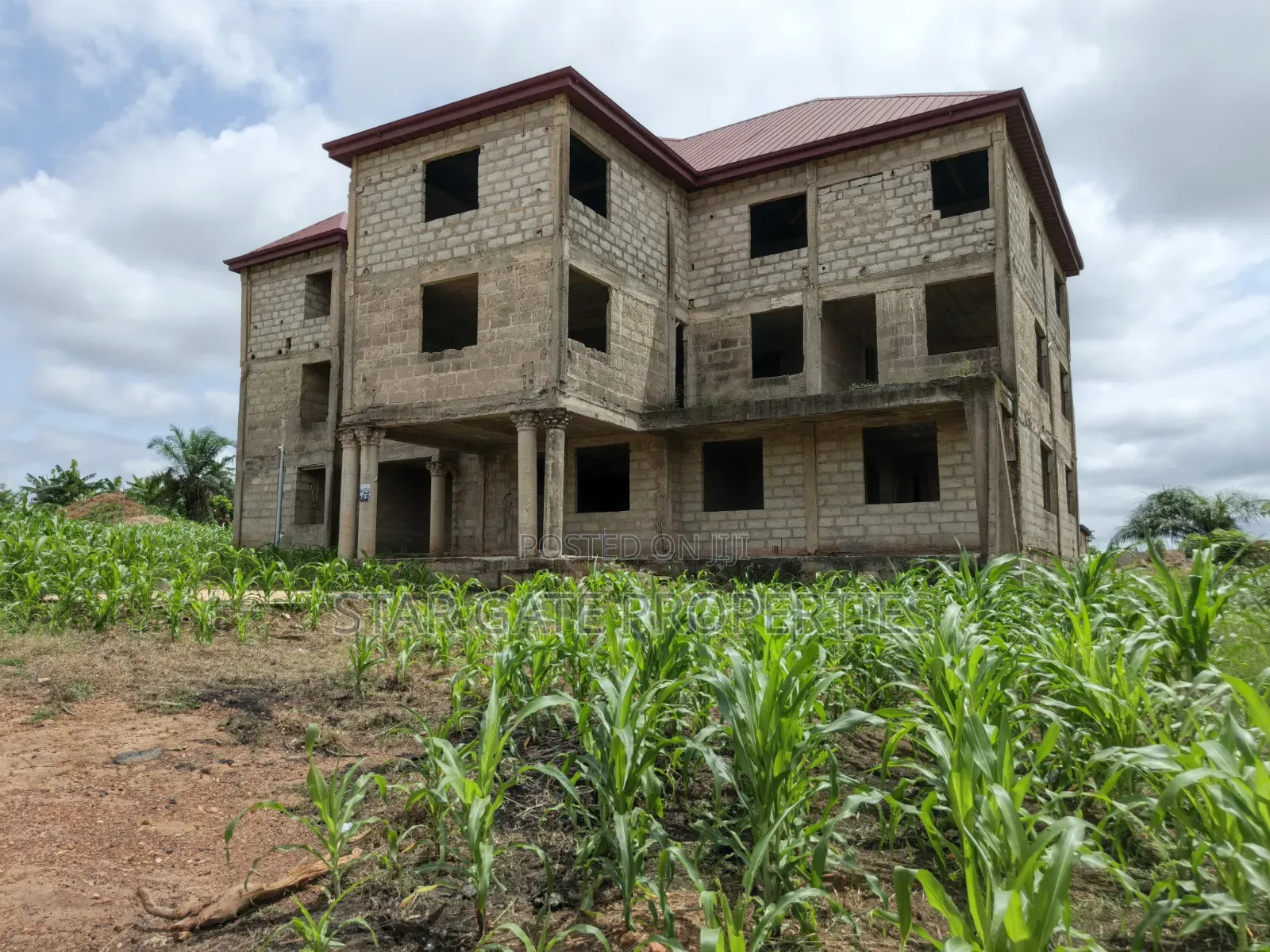 20bdrm House in 53 Bedrooms House, Kumasi Metropolitan for sale