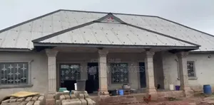 6bdrm House in Asante Mampong Daaho for sale