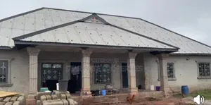 6bdrm House in Asante Mampong Daaho for sale
